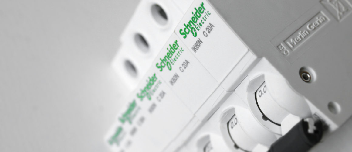 Why use a Schneider Acti 9 SEE (iKQE)
